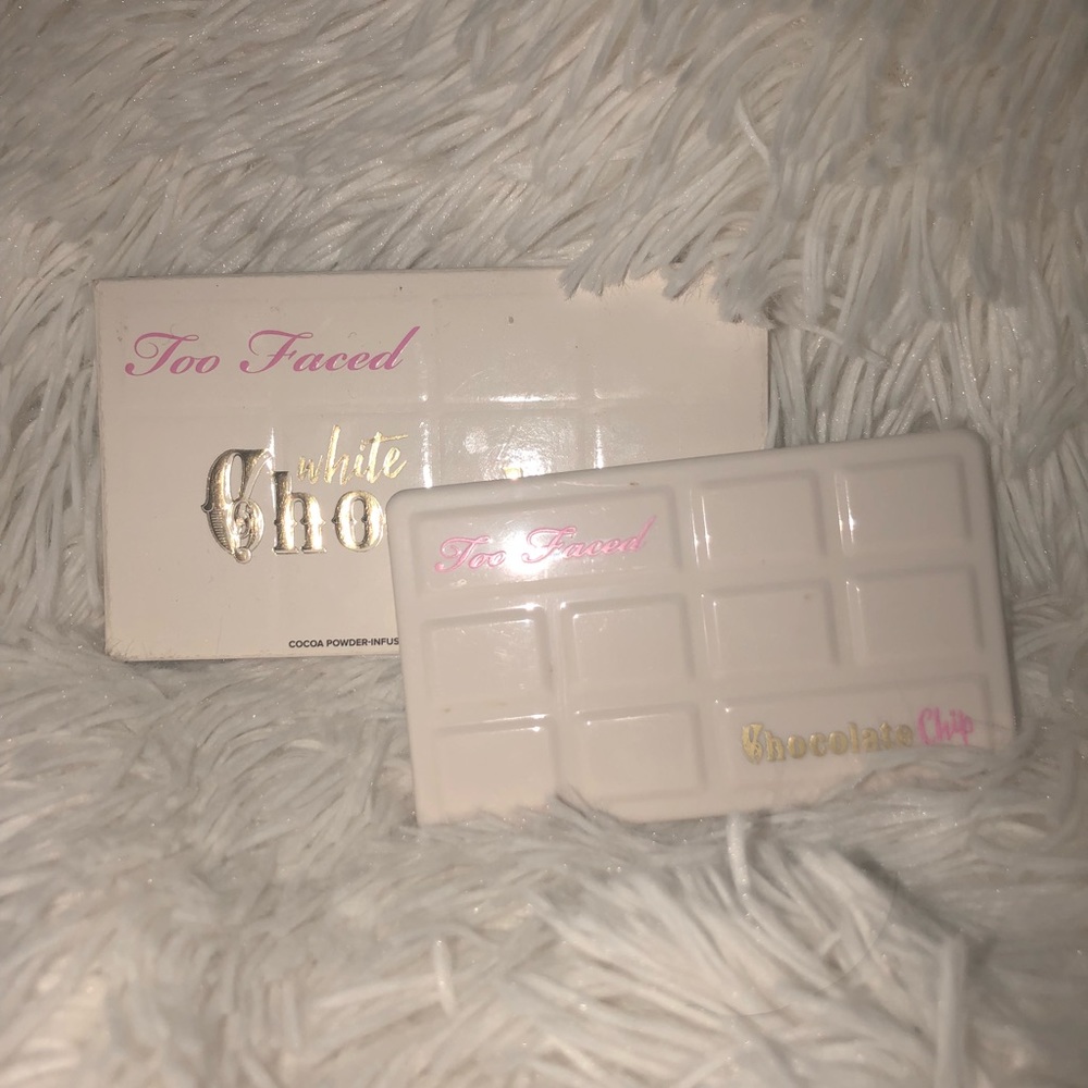**like new** too faced White Chocolate chip